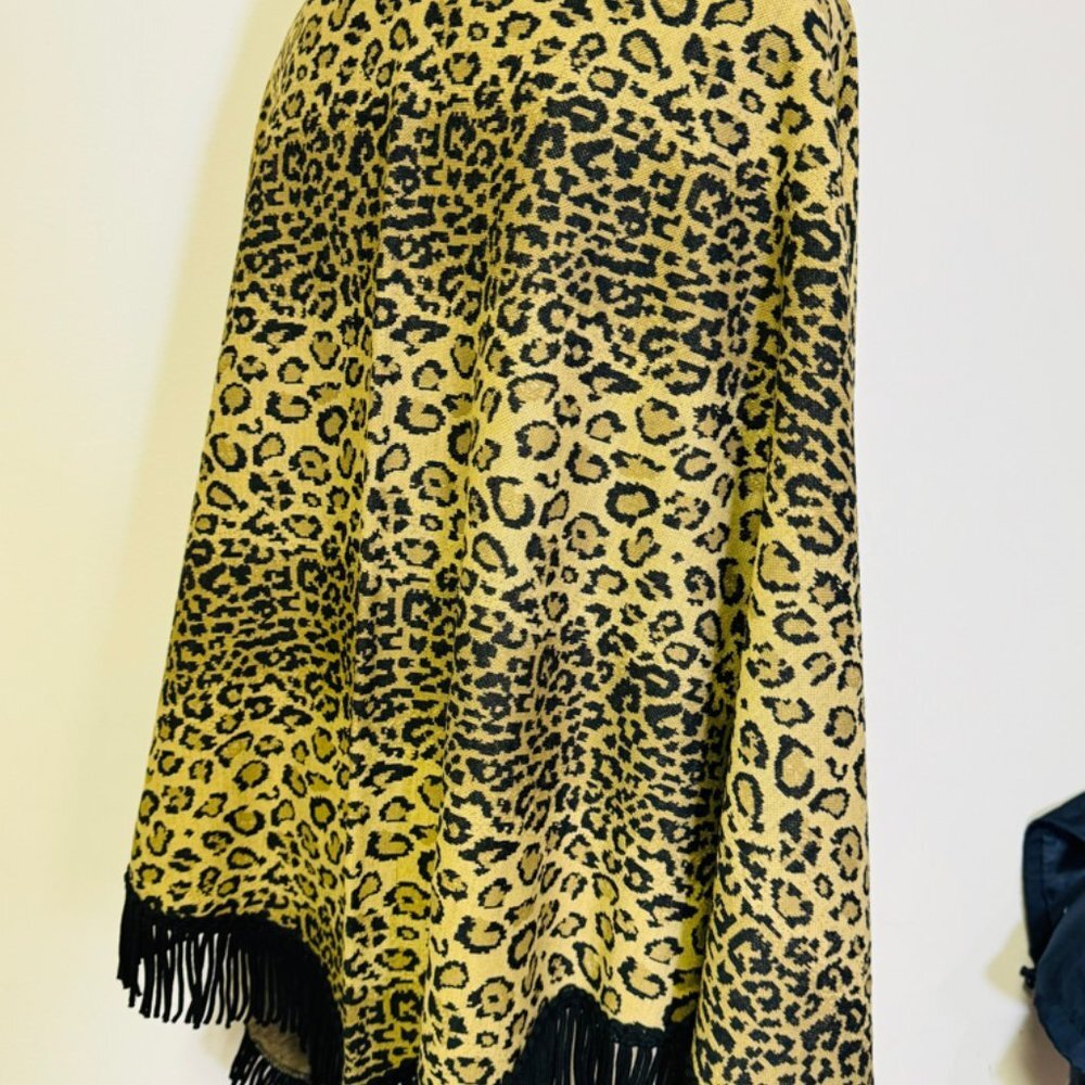 Lennie LNY New York Animal Print Cheetah Fringe Wrap Shawl Brown Black